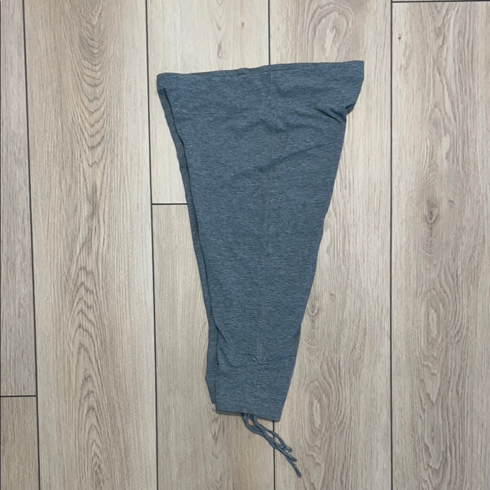 NWOT - Gray Stretchy Capri Pants with Adjustable Calf Ties - Picture 5 of 6